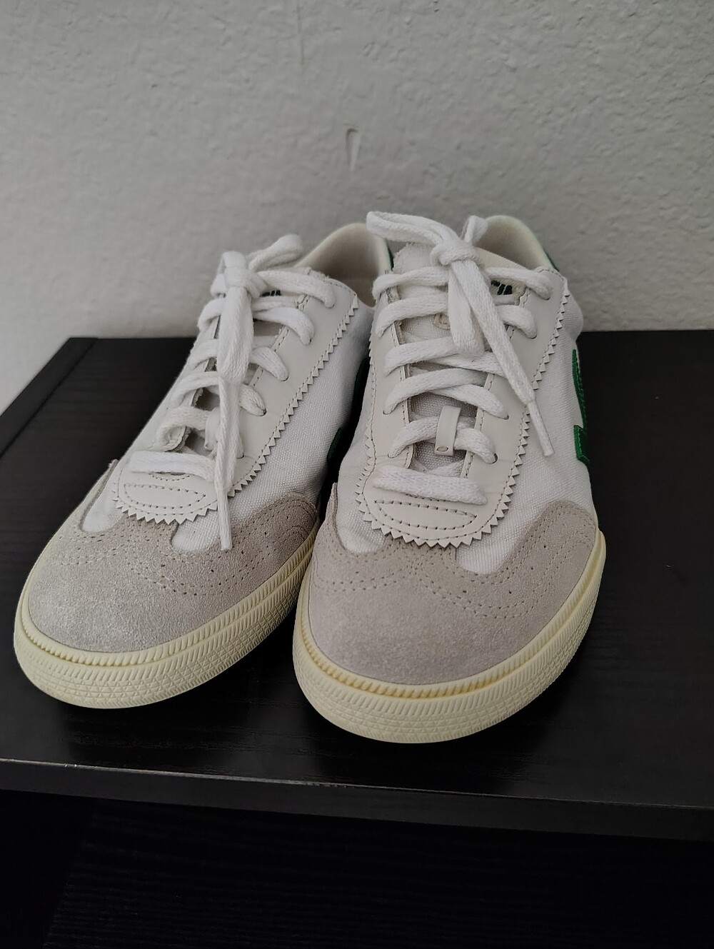 Veja Volley Canvas White/ Emeraude Low Top Sneakers - Picture 9 of 14